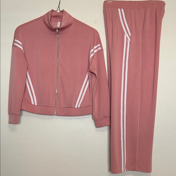 Casly Lamiit Pants - Pink Tracksuit with White Stripes